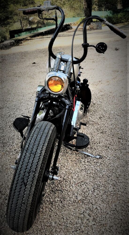 phare-jaune-electroline-school-of-cool-harley-1340-moto-vintage phare-jaune-vitnage-electroline