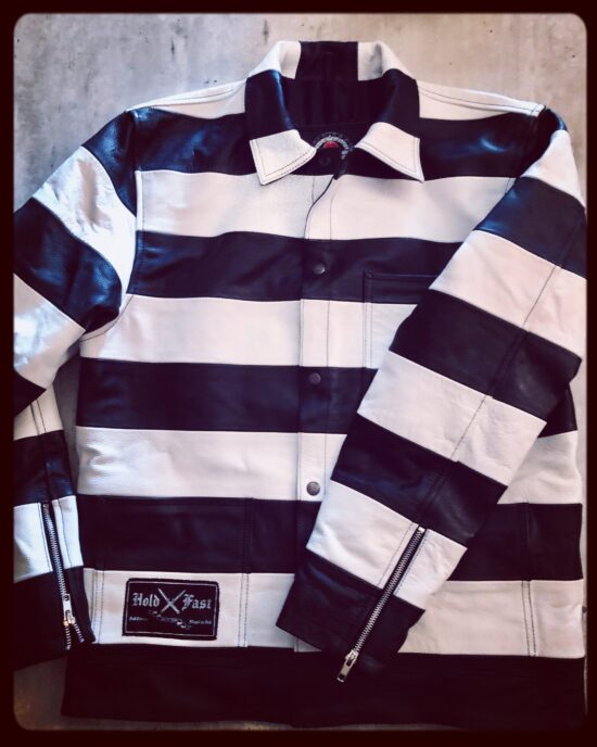 veste-prison-moto-cuir blouson-prisonnier-cuir-hold-fast