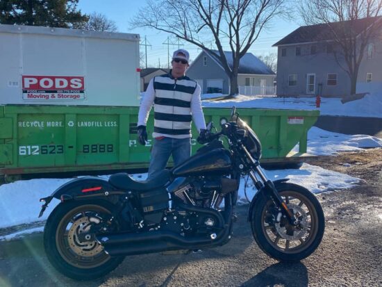 cut-cuir-biker gilet-cuir-rayé-biker