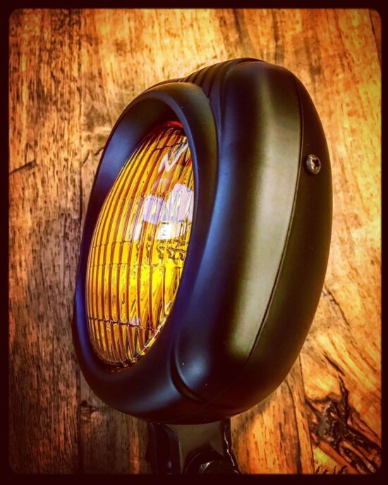 phare-vintage-moto-harley-noir-davison phare-vintage-moto-harley-noir-davison