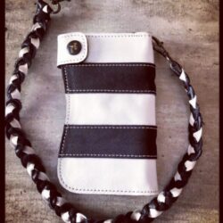 wallet-biker-leather-striped-black-white-customs-harley-davison-detail-side-close-chain