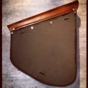 SACOCHE CUIR LATERALE MARRON “RUSTIC BOBBER”