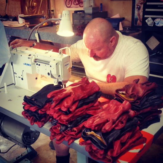 gloves-motostuka gloves-motostuka