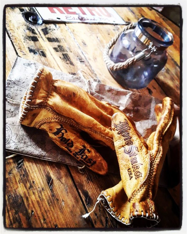 biker-vintage-yellow-gloves yellow-gloves-biker