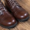 bottes-cuir-1966-low-quarters-cognac-oiled-school-of-cool-pike-brothers-cirées