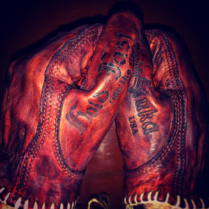 gants-cuir-rouge-Bloody