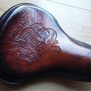 selle-cuir-marron-bobber