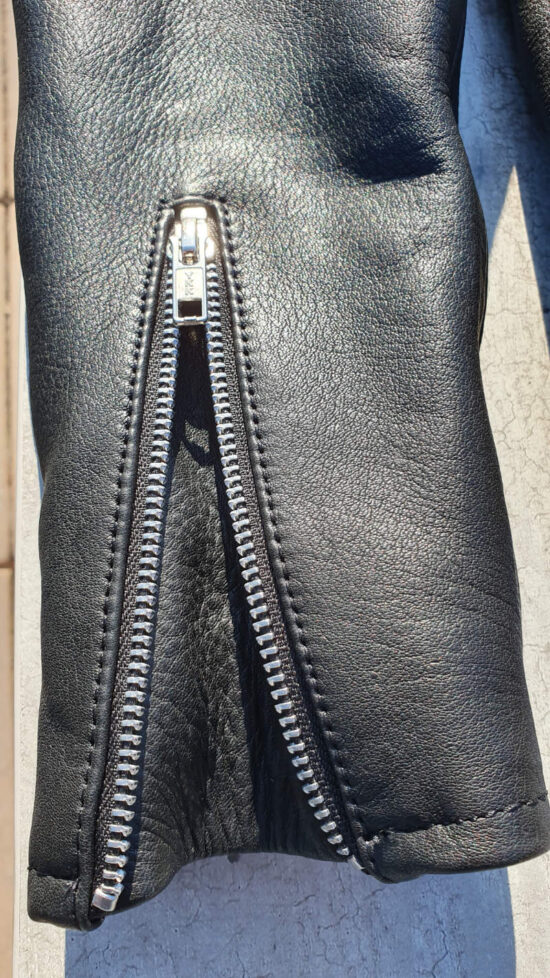Blouson-Cuir-biker-moto-ROADSTER-CLASSIC-HoldFast-manche-detail Blouson-Cuir-biker-moto-ROADSTER-CLASSIC-HoldFast-manche-detail