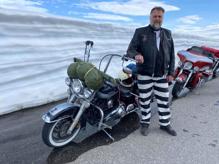 School-of-cool-troussers-prisoner-convict-Artic-circle-School-of-cool-pantalon-prisonnier-bagnard-cercle-arctique-ride-geir-arne