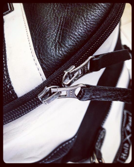 Sac-moto-Sissi-bar-cuir-pleine-fleur CAYENNE-1946-HOLDFAST (14) Sac-moto-Sissi-bar-cuir-pleine-fleur CAYENNE-1946-HOLDFAST