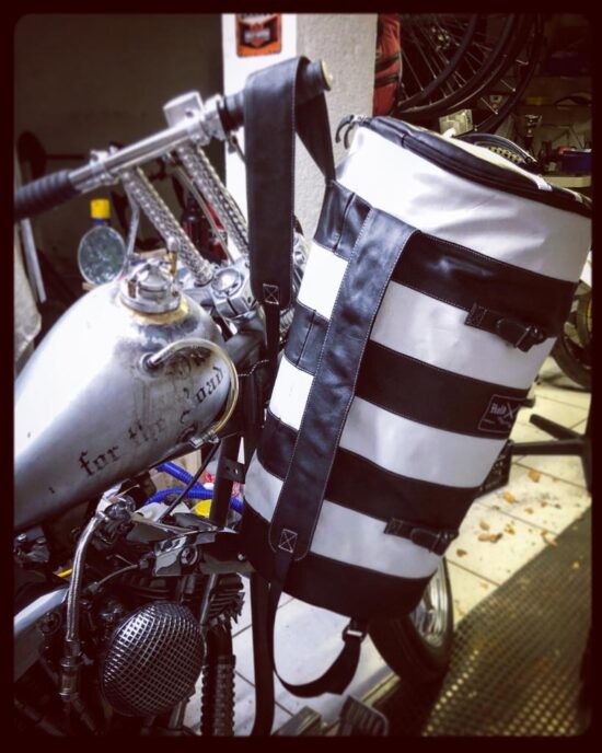 Sac-moto-Sissi-bar-cuir-pleine-fleur CAYENNE-1946-HOLDFAST (16) Sac-moto-Sissi-bar-cuir-pleine-fleur CAYENNE-1946-HOLDFAST