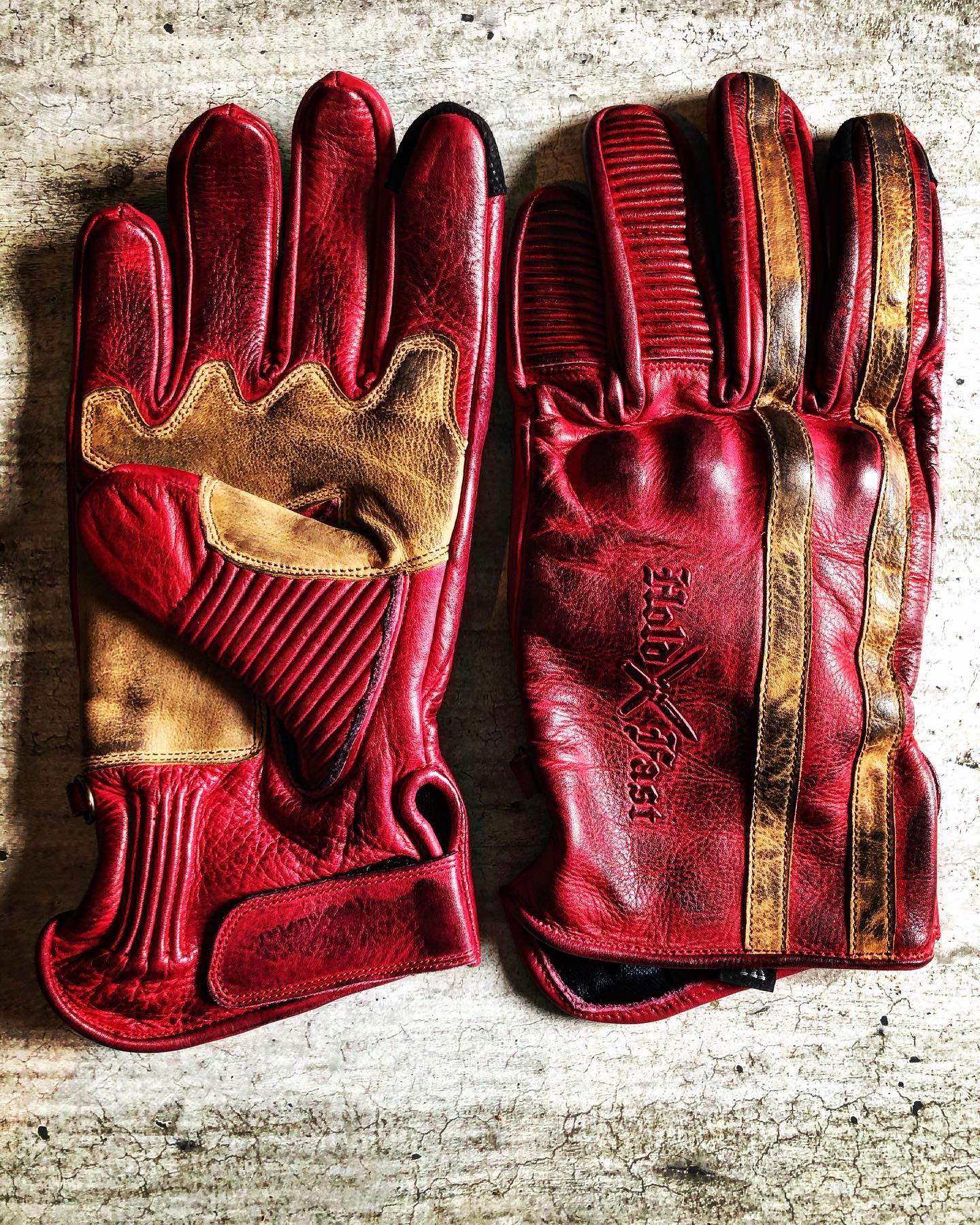 Red Leather Gloves 1971 Le Mans - school of cool