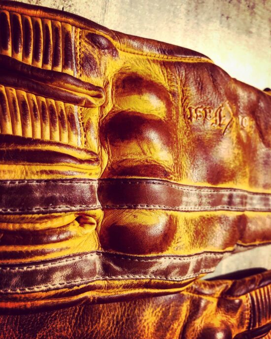 Gants-cuir-moto-le mans-1971-vintage-Holdfast-dessus Gants-cuir-moto-le mans-1971-vintage-Holdfast-dessus