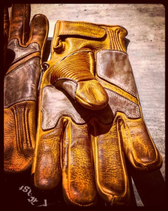 Gants-cuir-moto-le mans-1971-vintage-Holdfast-doigts Gants-cuir-moto-le mans-1971-vintage-Holdfast-doigts