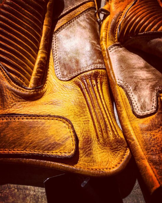 Gants-cuir-moto-le mans-1971-vintage-Holdfast-fermeture-detail Gants-cuir-moto-le mans-1971-vintage-Holdfast-fermeture-detail
