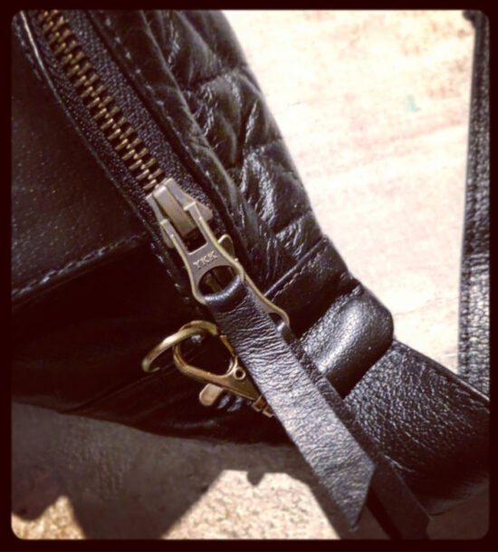 sacoche-cuir-cherry sacoche-biker-holdfast