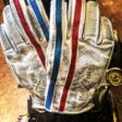 paire-de-gants-moto-blanc