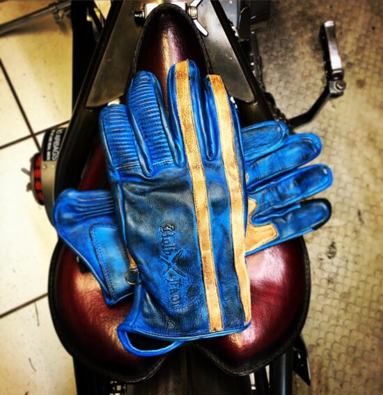 gants-cuir-moto-bleu-ultra-patina-le mans-holdfast (4) gants-cuir-moto-bleu-ultra-patina-le mans-holdfast-selle-harley