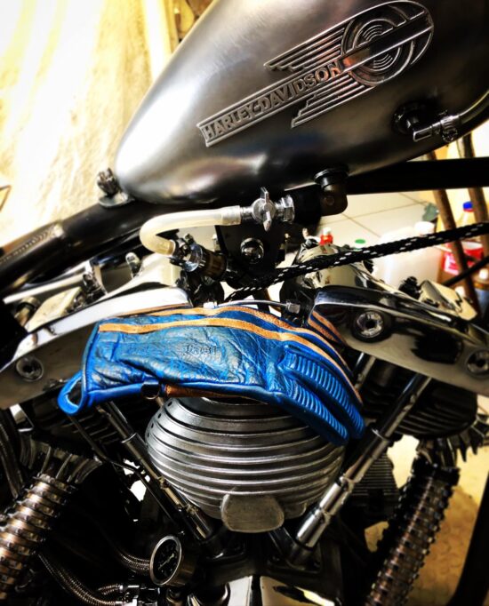 gants-cuir-moto-bleu-ultra-patina-le mans-holdfast-shovel gants-cuir-moto-bleu-ultra-patina-le mans-holdfast-shovel