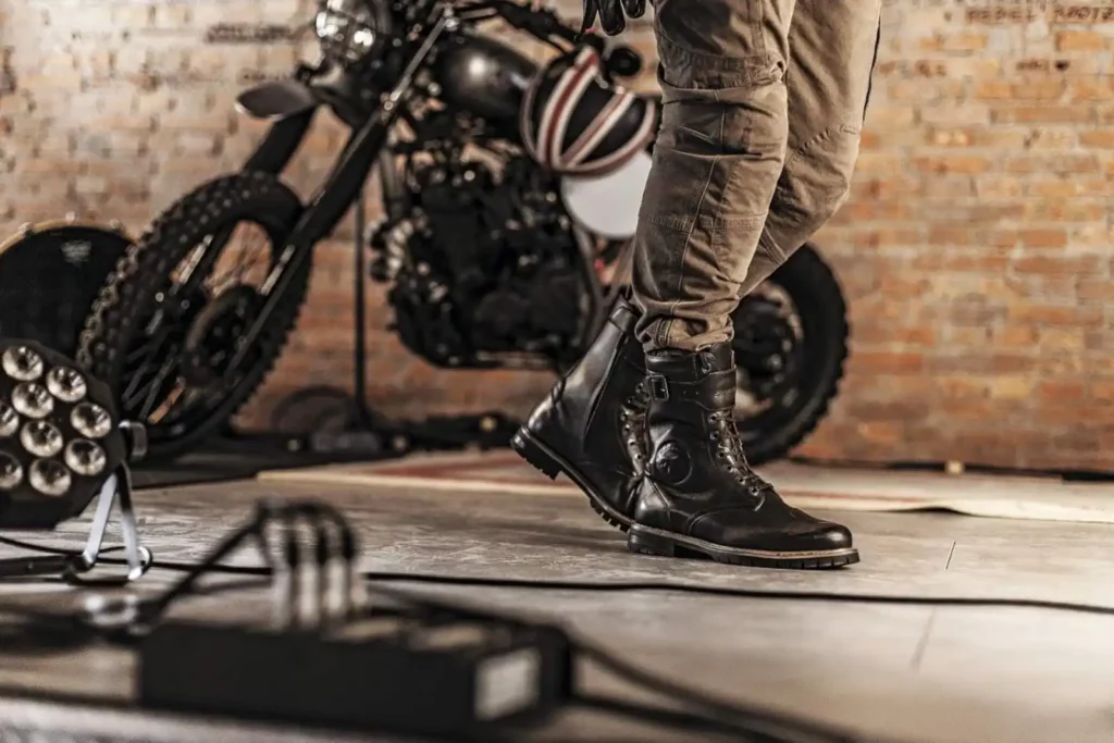 school-of-cool-bottes-moto-vintage