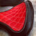 selle-cuir-harley-rouge