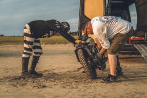 prison-pants-denim-holdfast-Chris Gregor-ROMO-MOTOR FESTIVAL-motorbike-sand-race-tires