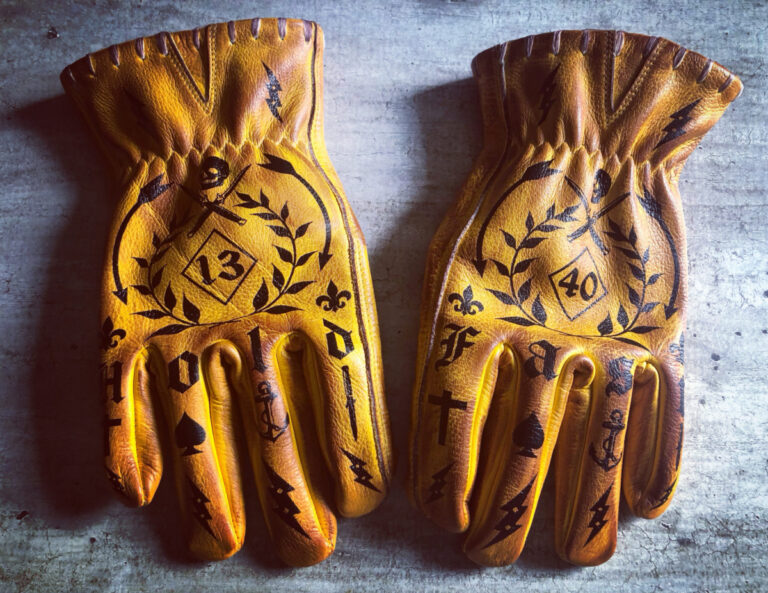 Tattoo bronze gloves