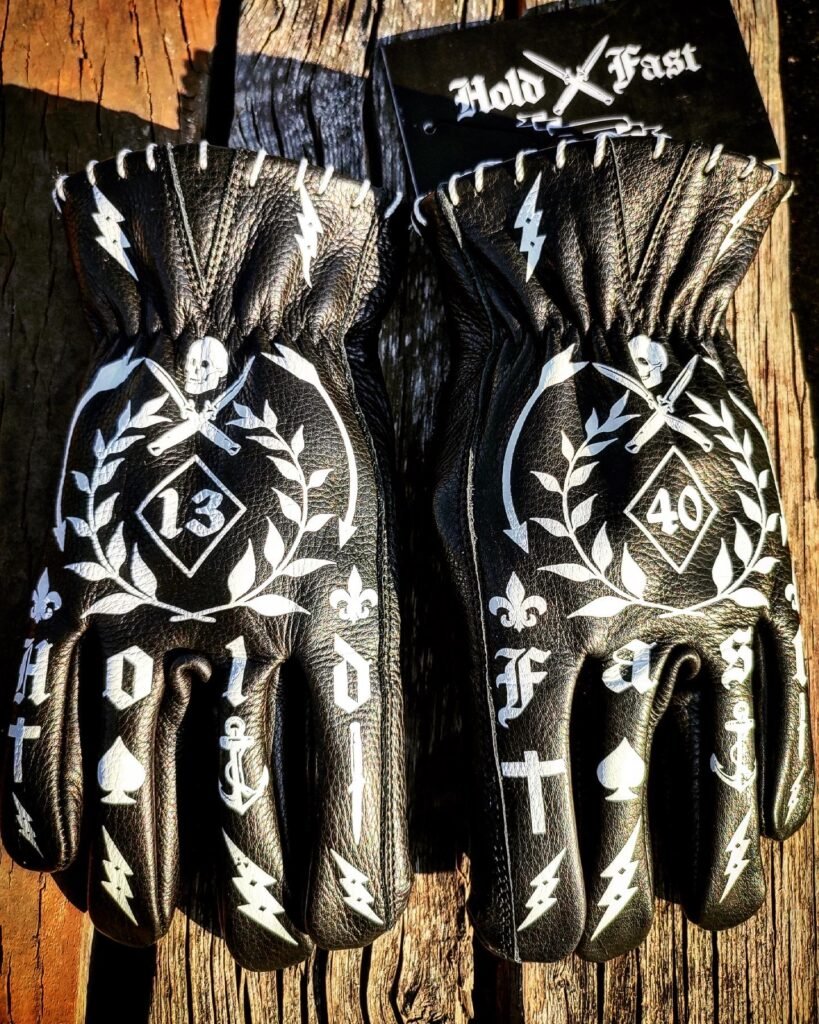gants-moto-cuir-noir-tattoo-tatouages-holdfast-harley-davidson