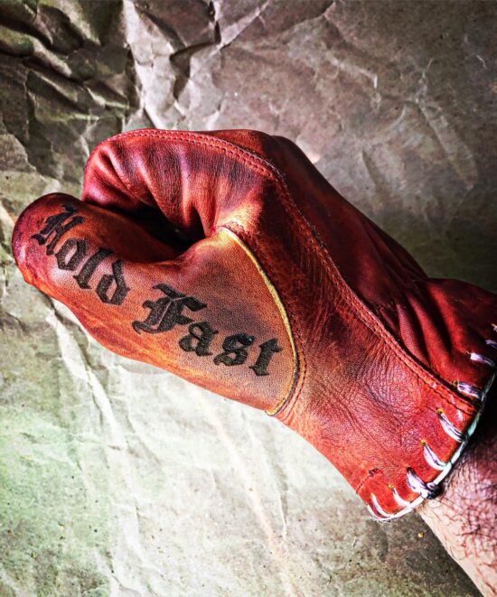 Gants moto-cuir-bobbers-vintage-old school-holdfast-rouges-France-harley davidson (6) Gants moto-cuir-bobbers-vintage-old school-holdfast-rouges-France-harley davidson-haut