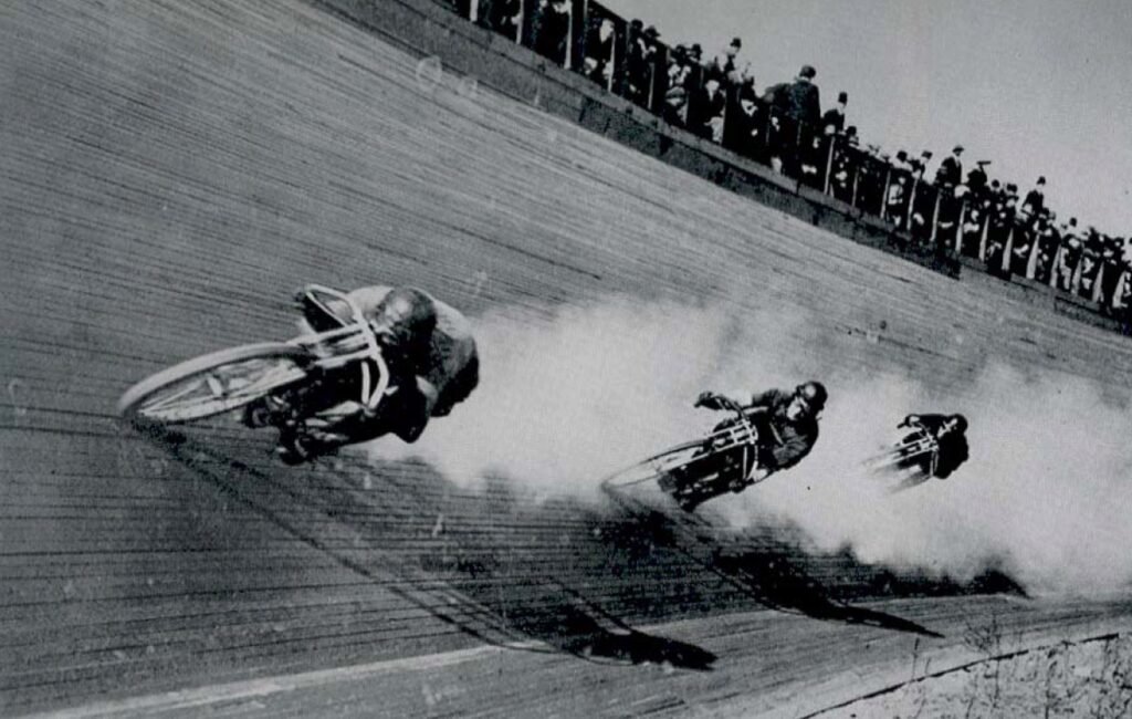 bordtrack racing moto-school-of-cool-hold-fast