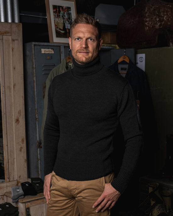 pike-brothers-1923-turtle-neck-black-4 Photo 4 - 1923 Turtle Neck Black