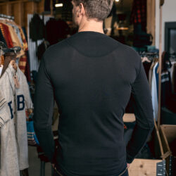 Henley LS Pike Brothers Faded Black dos