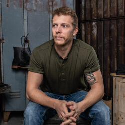 Detail Henley Mojave Green