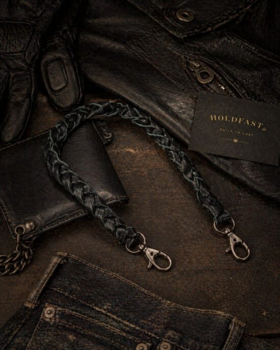 Laniere cuir tressee main 50 cm mousqueton portefeuille bagnard Laniere cuir bovin tressee main 50 cm - mousqueton anodise - portefeuille bagnard biker