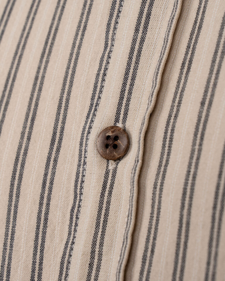 pike-brothers-1923-buccanoy-shirt-iwaki-grey-vintage-front-view