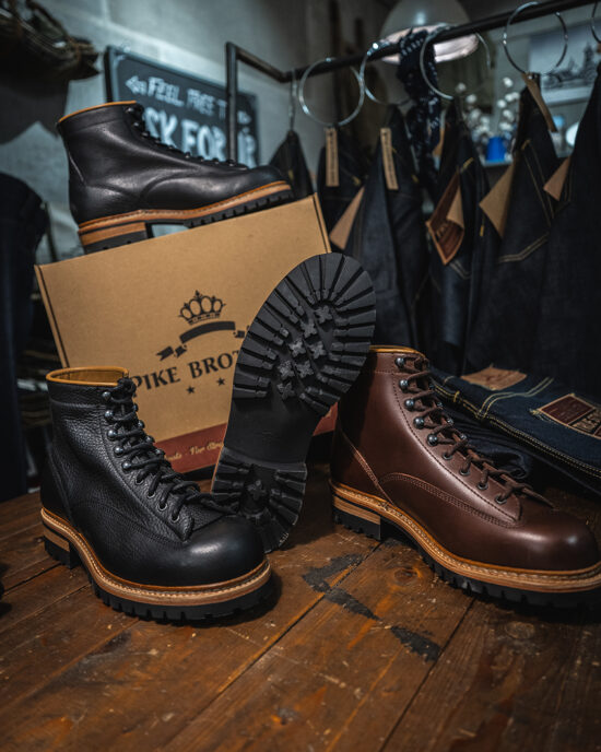 Pike Brothers 1946 Mountaineer Boots Black semelle commando Pike Brothers 1946 Mountaineer Boots Black - semelle commando cuir vintage