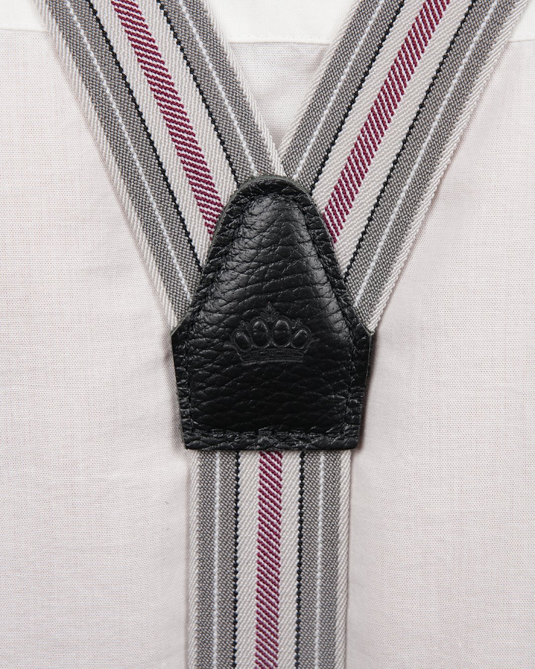 Harvester Braces Red Pike Brothers — vintage braces, in use