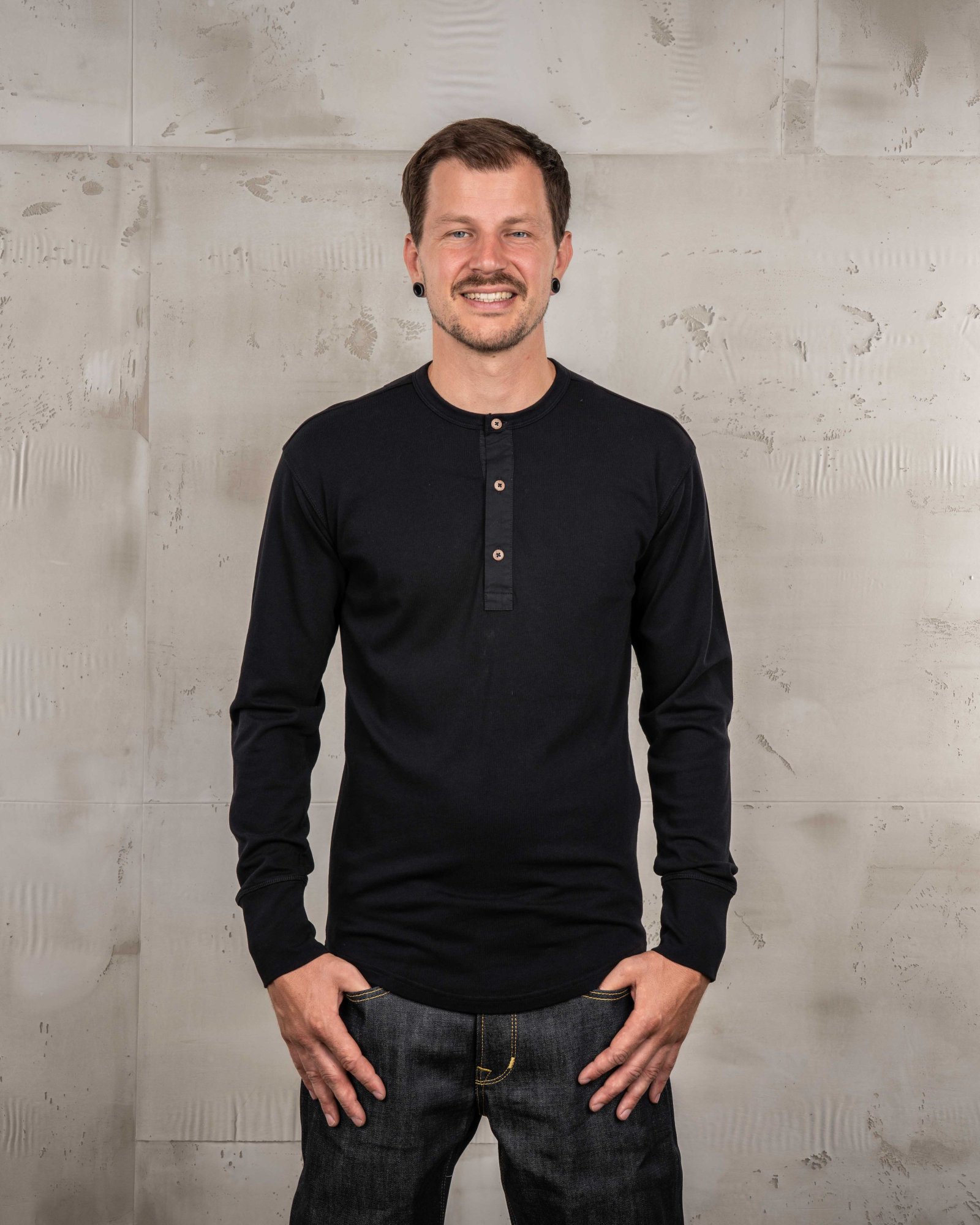 Henley Shirt Long Sleeve Pike Brothers — chemise vintage, vue de face