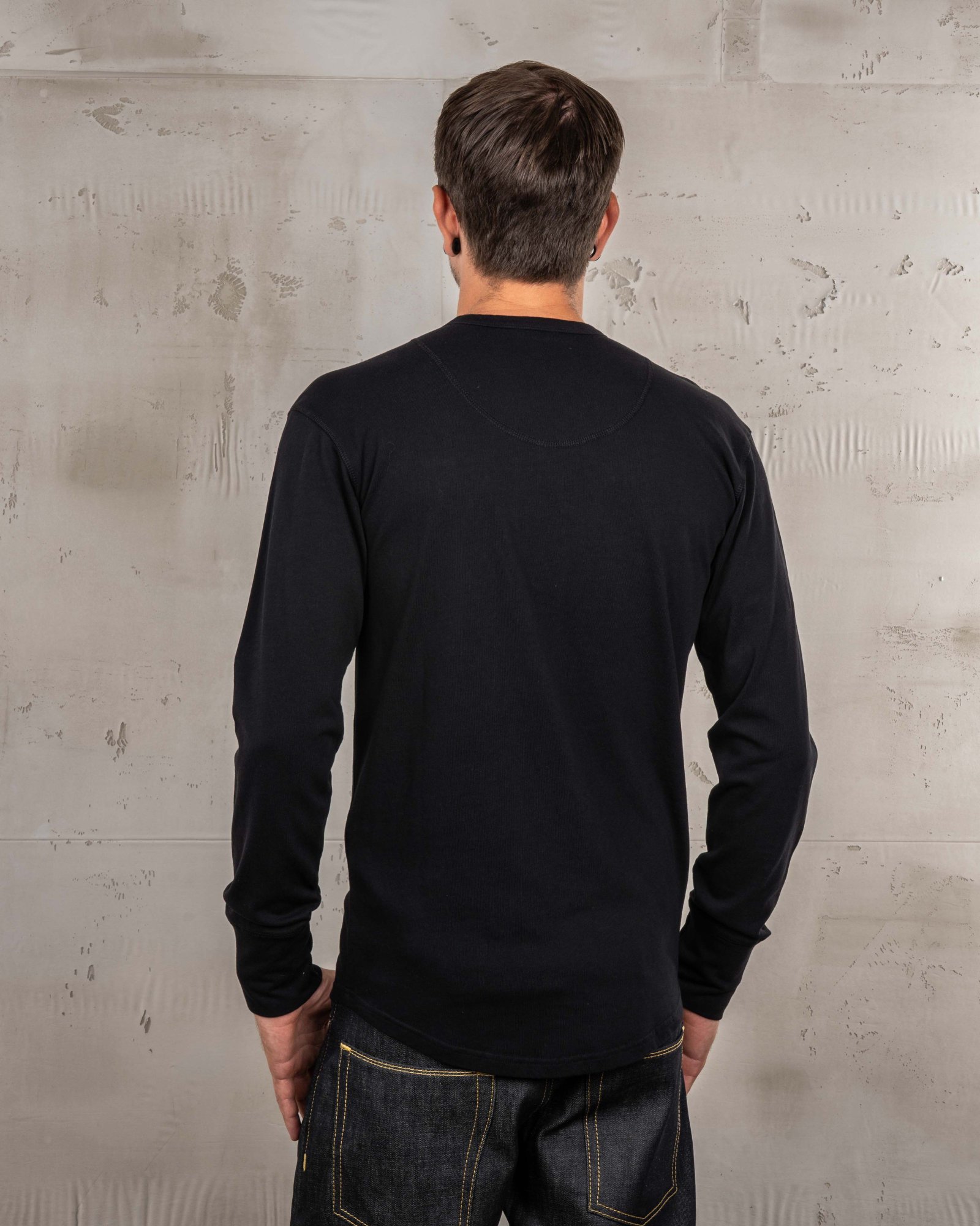 Henley Shirt Long Sleeve Pike Brothers — chemise vintage, détail de la matière