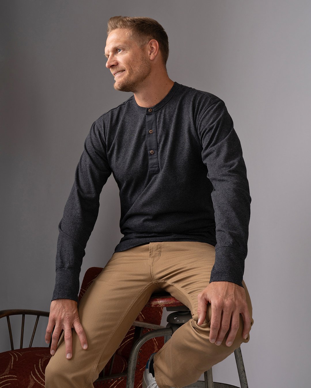 Henley Shirt Long Sleeve Pike Brothers — vintage shirt, collar detail