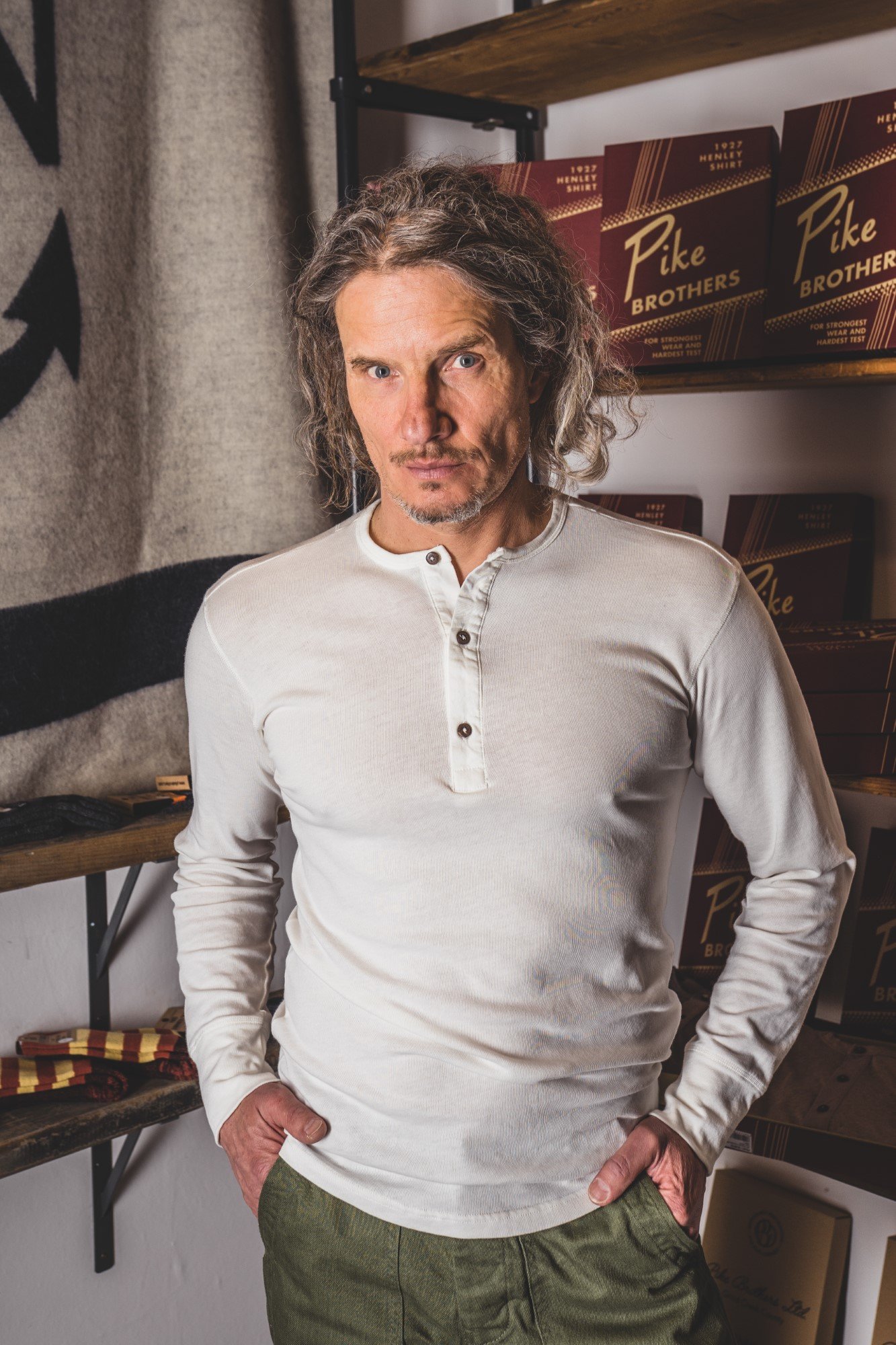 Henley Shirt Long Sleeve Pike Brothers — vintage shirt, side view