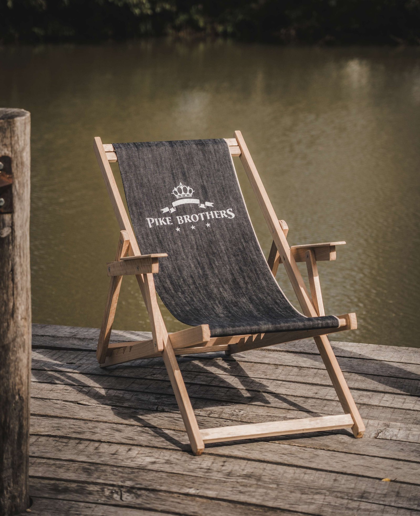Logo Deck Chair Pike Brothers — veste vintage, détail du col