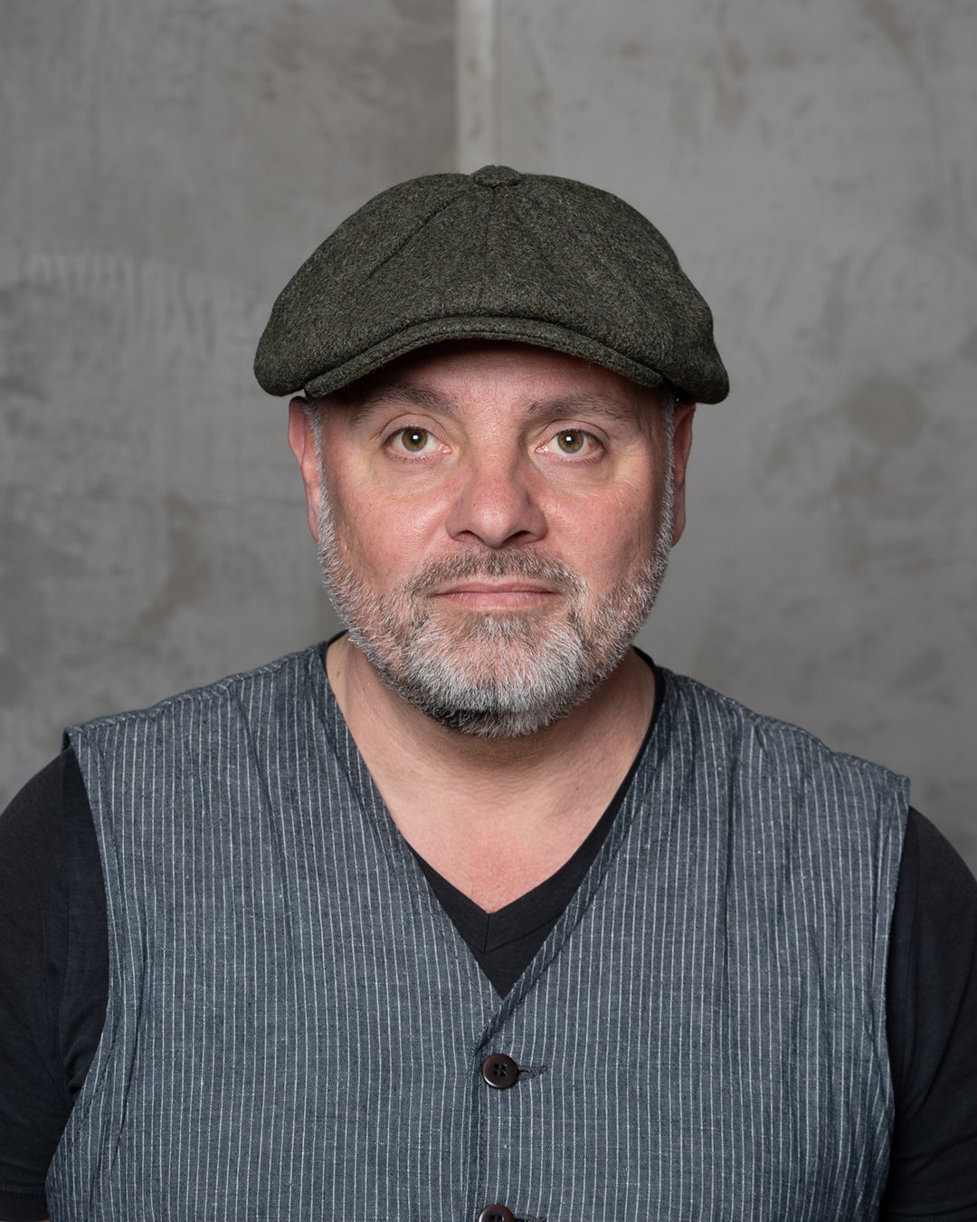 Newsboy Cap Dewar Green Pike Brothers — vintage cap, stitching detail