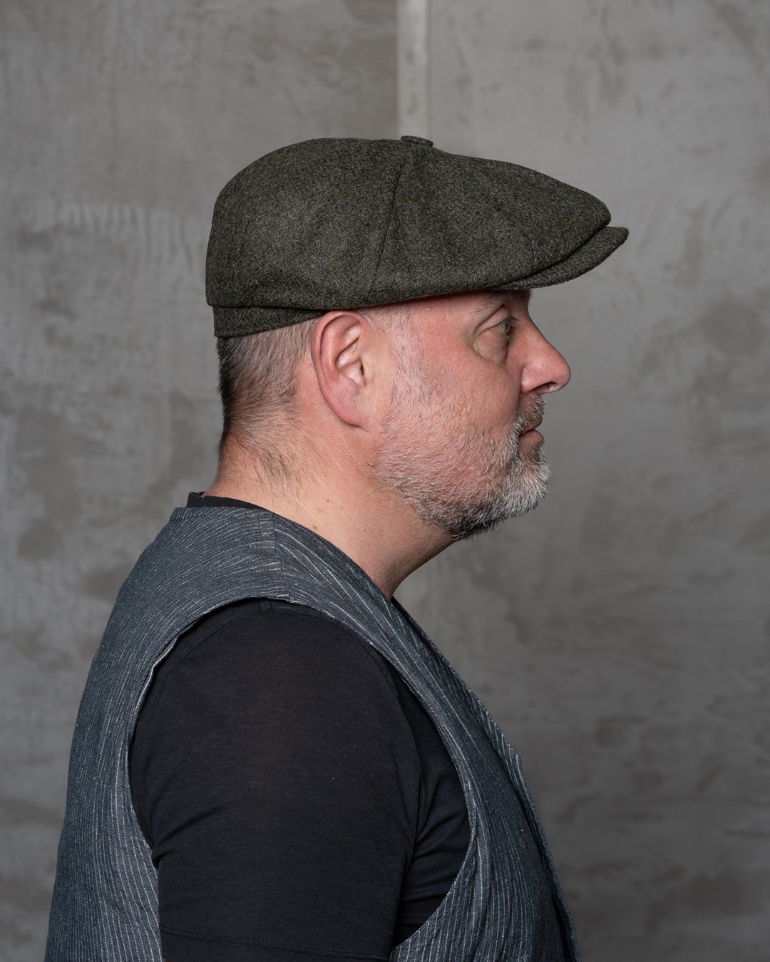 Newsboy Cap Dewar Green Pike Brothers — vintage cap, worn in context
