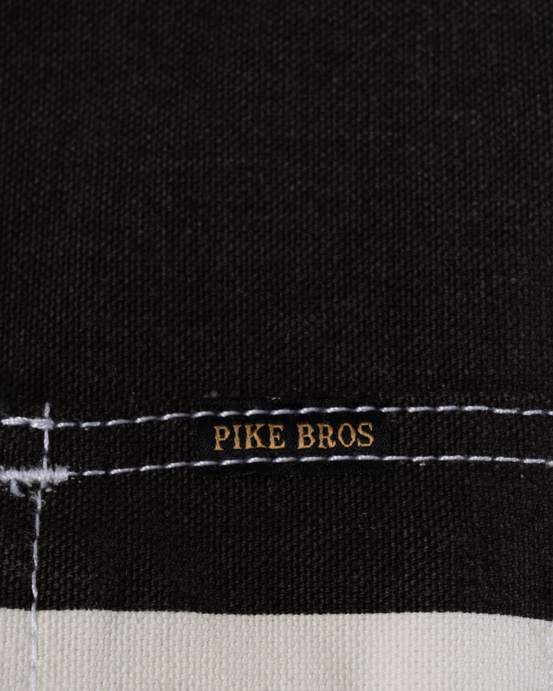 Og-107 Shirt Alcatraz White Pike Brothers — vintage shirt, button detail