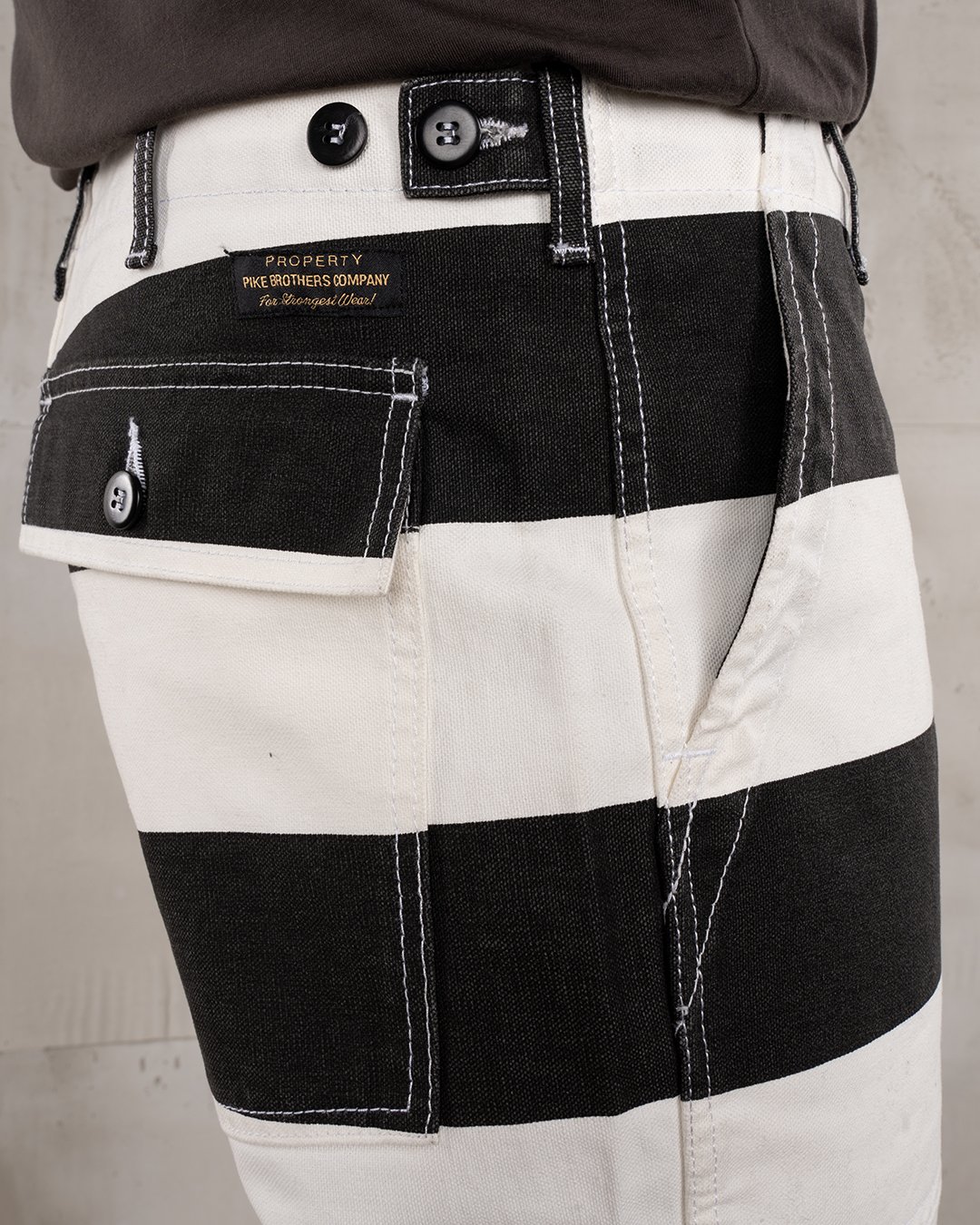 Og-107 Short Alcatraz White Pike Brothers — short vintage, vue de côté