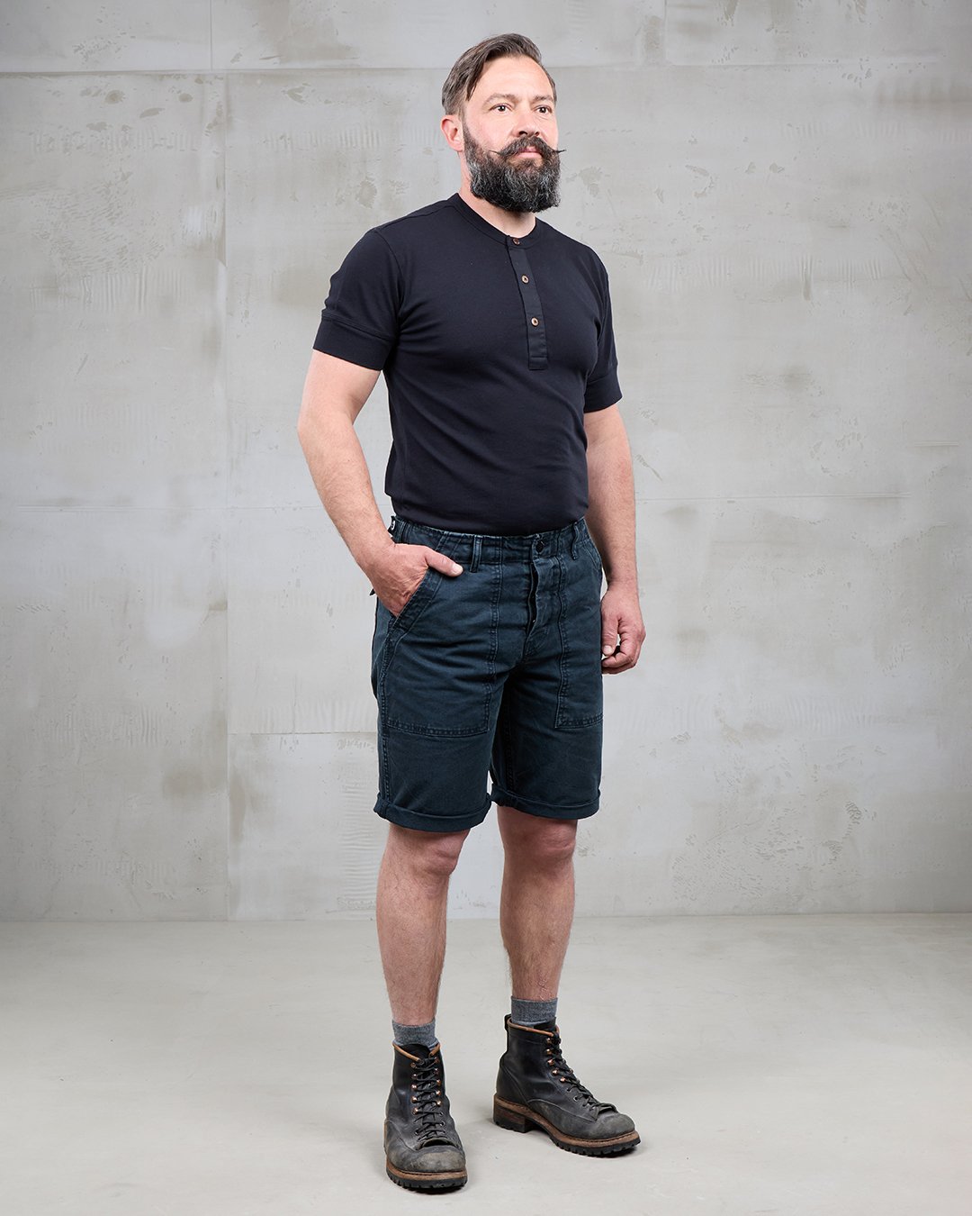 Og-107 Short Grease Black Pike Brothers — short vintage, détail des boutons