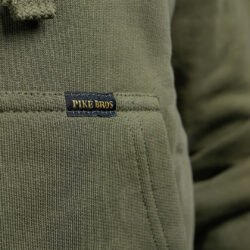 Pt Hoody Olive Pike Brothers — accessoire vintage, vue de trois quarts
