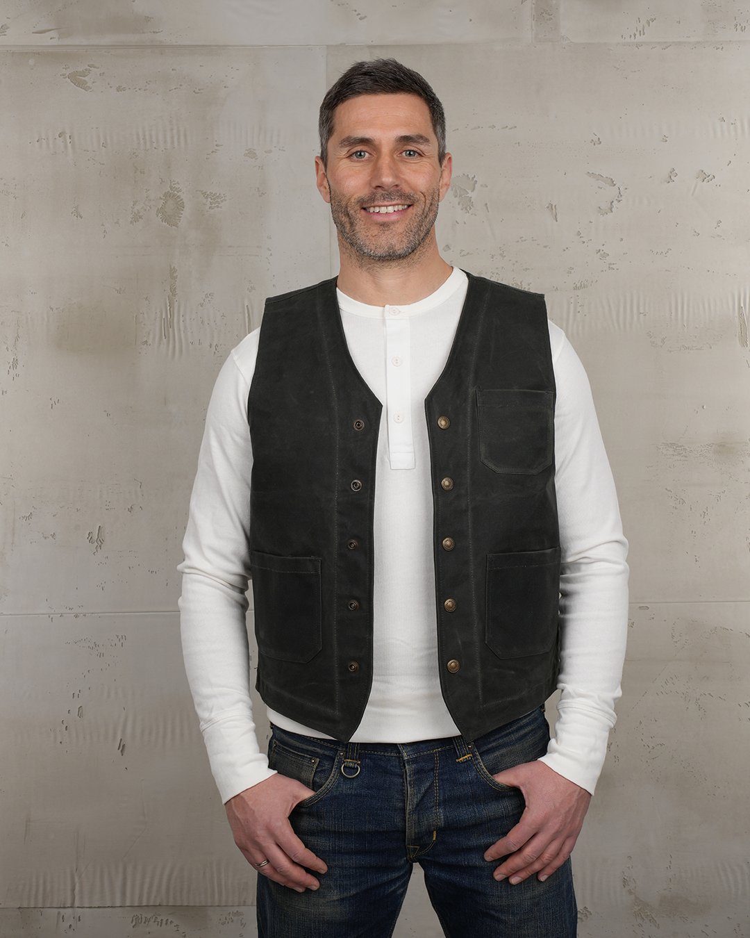 Roamer Vest Waxed Olive Pike Brothers — vintage vest, fabric close-up