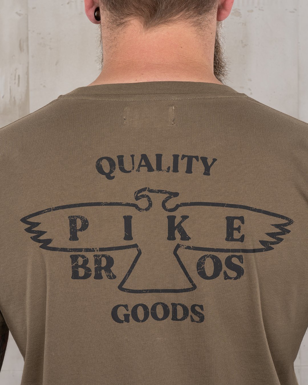Sports Tee Eagle Olive Pike Brothers — t-shirt vintage, détail de la matière
